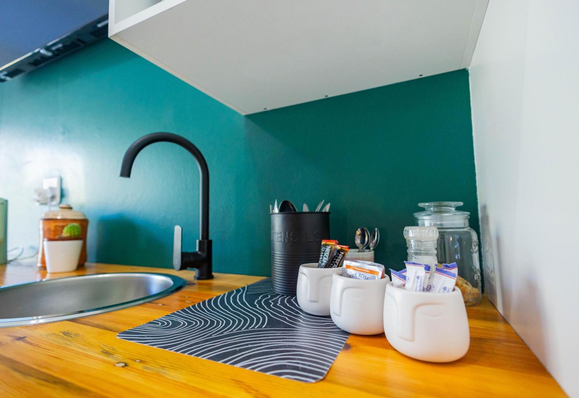 The Yellow Door Guesthouse อีสต์ลอนดอน ภายนอก รูปภาพ